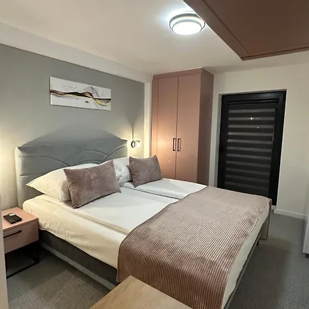 Alinar Oasis Budget * Sarajevo
